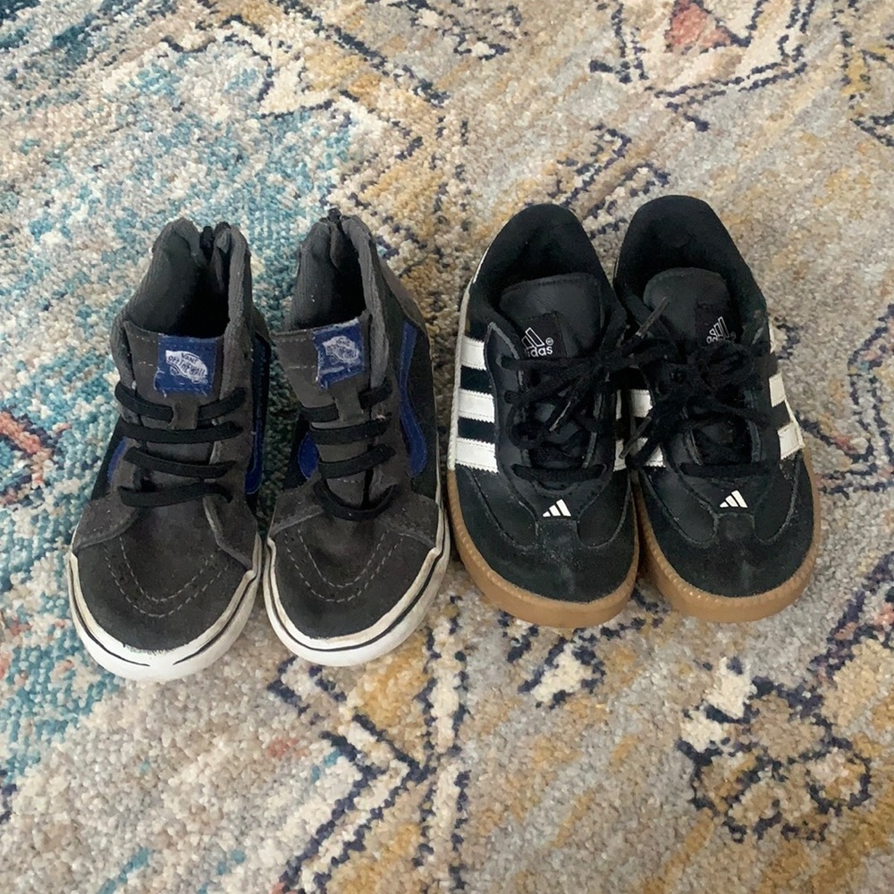 Lot of 2 size 9 shoes vans adidas